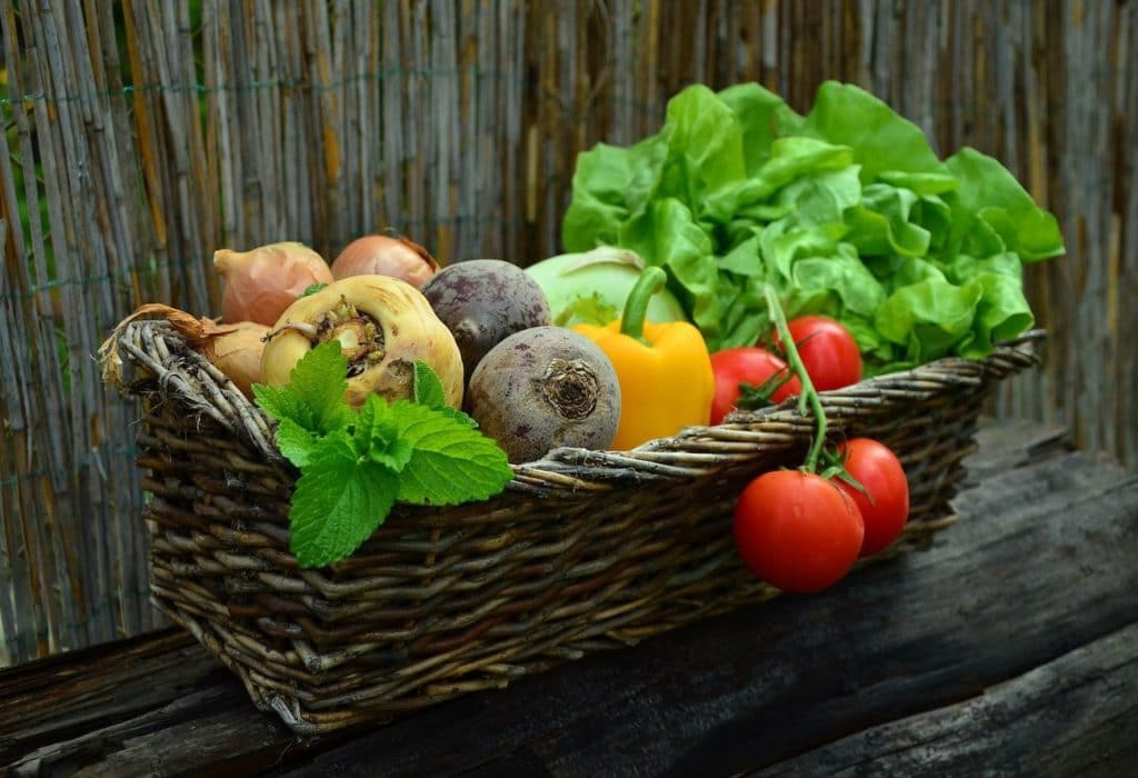 Gemüsekorb, richtige Ernährung fördert gesundes Nagelwachstum