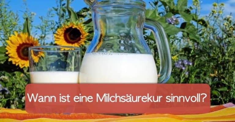 Milchglas und Milchkanne symbolisch für Milchsäurekur für Frauen